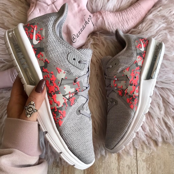 Nike Shoes - NWT Nike Air Max sequent Rare